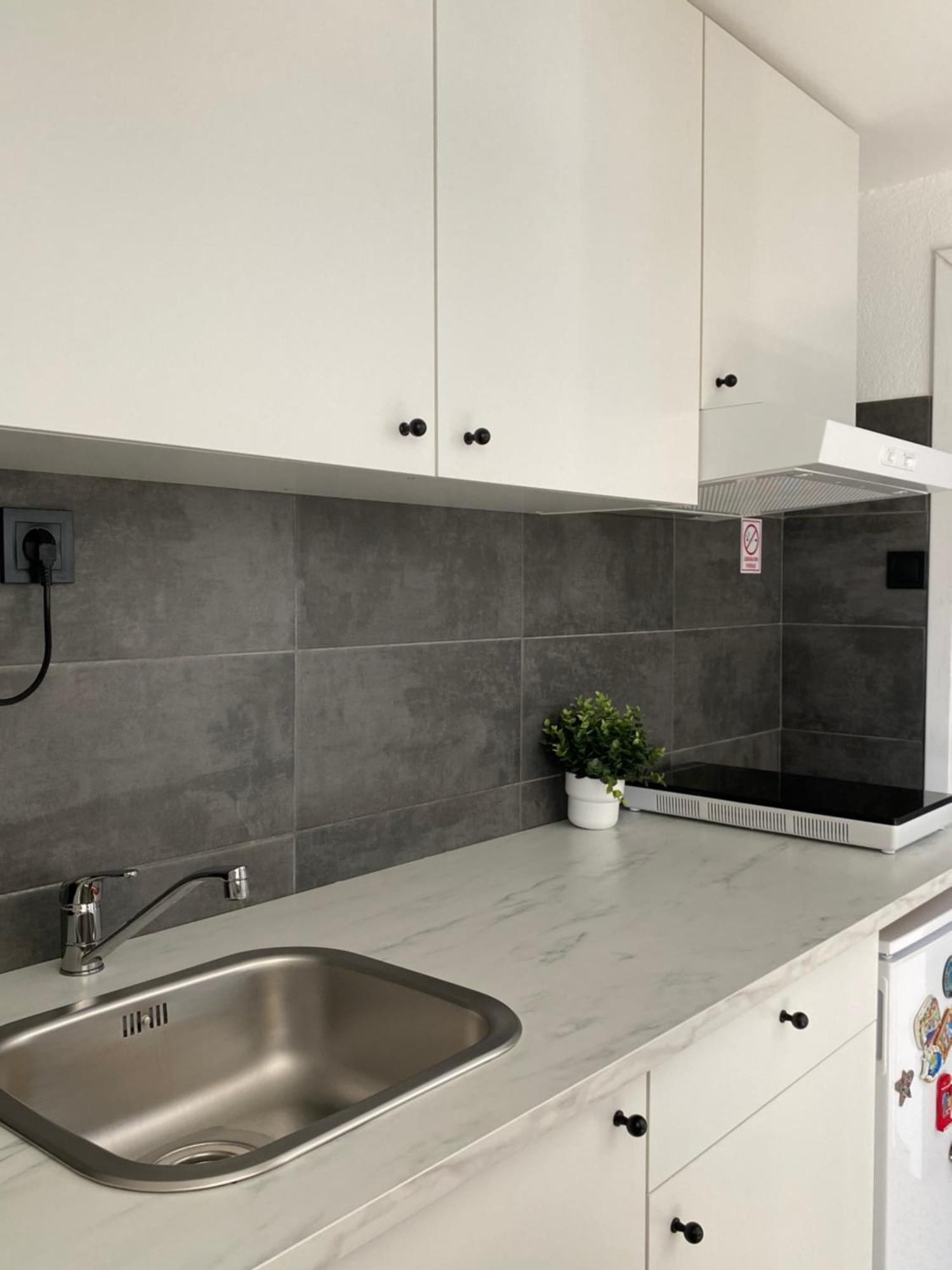 Studio Apartment Adrijana Zagreb Bagian luar foto